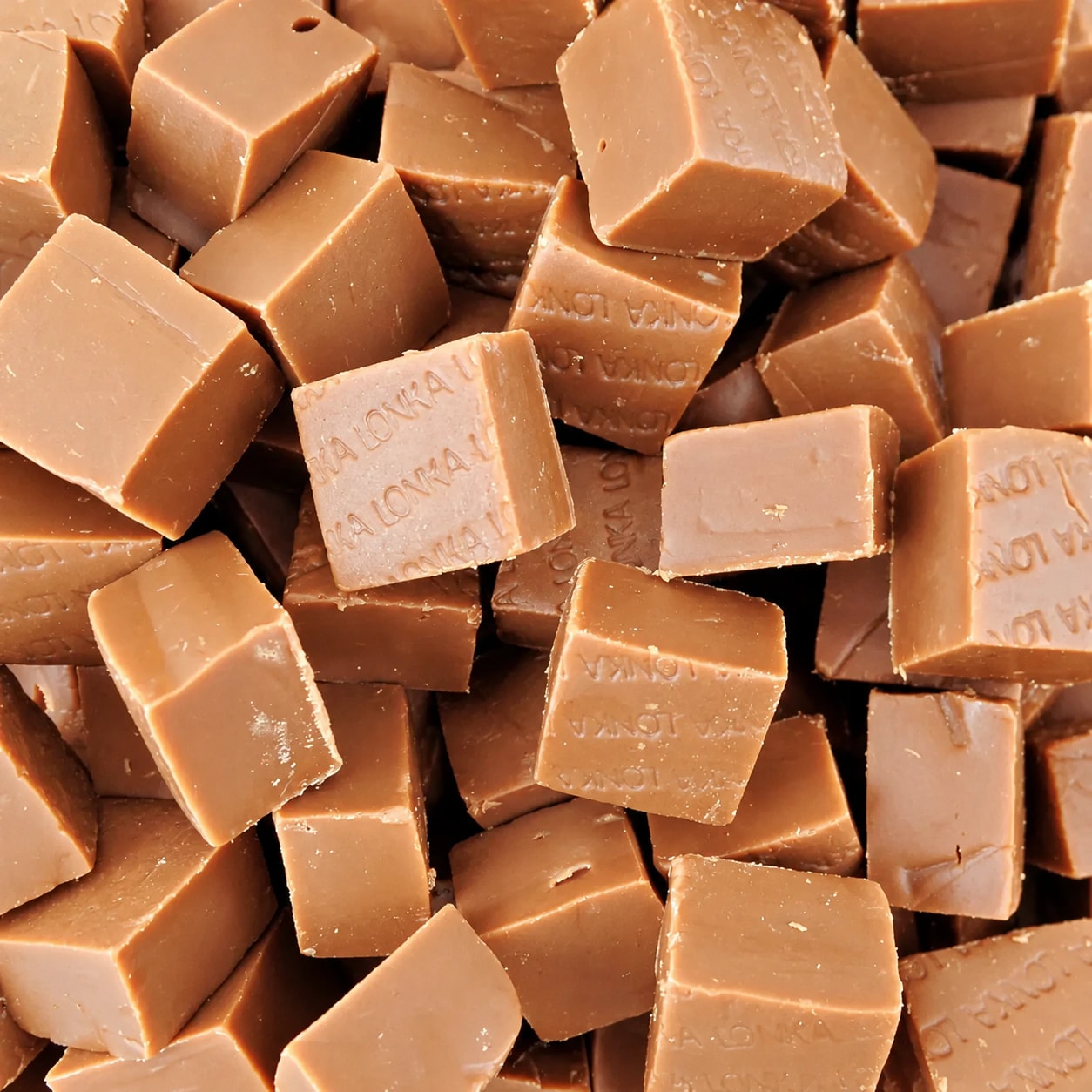 Cubes de fudge au caramel blond